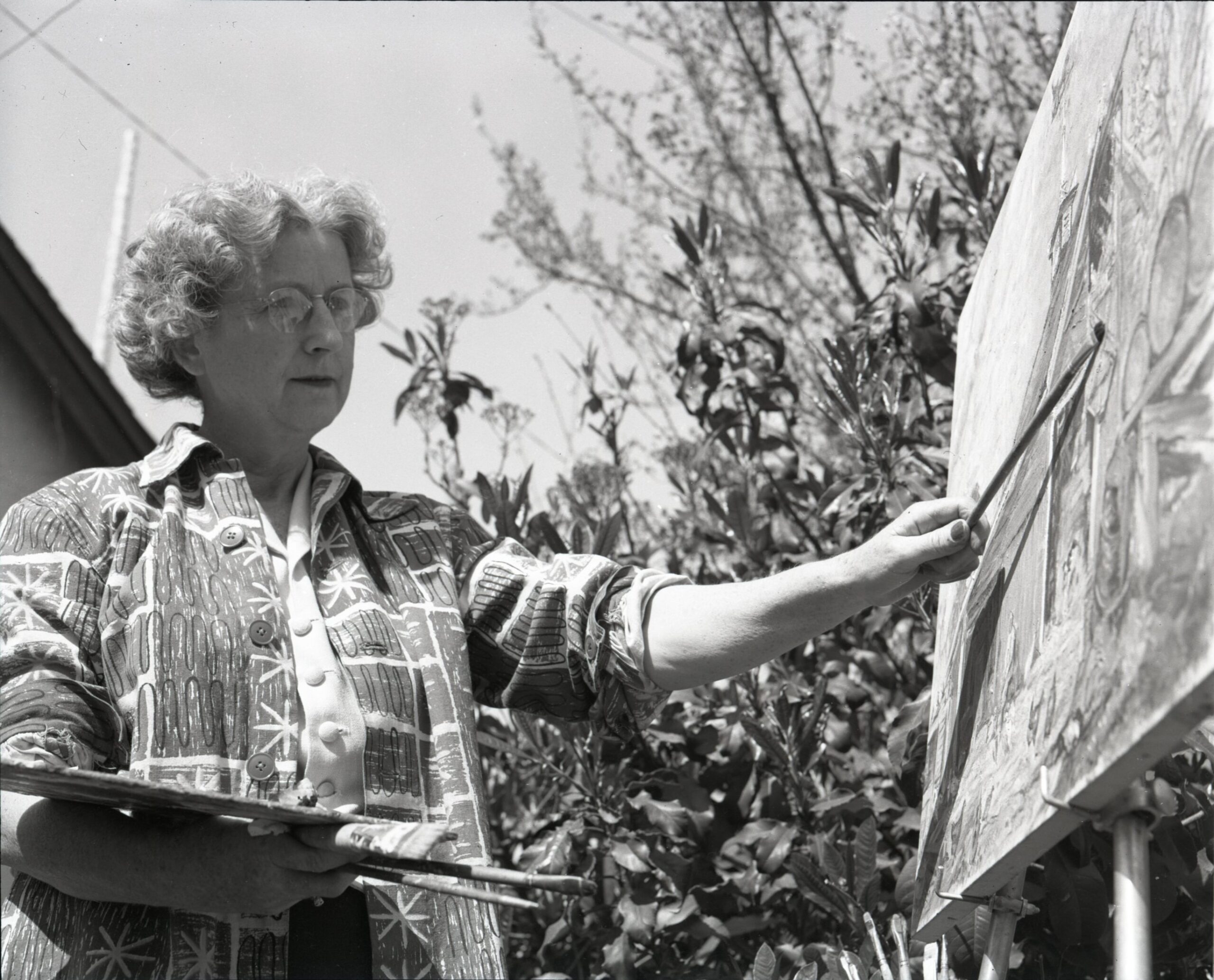 Ruby Zahn White at her easel